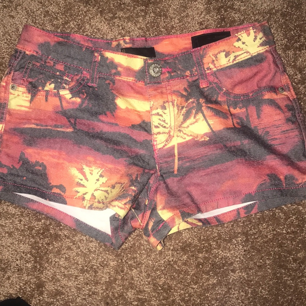 Sunset Women’s Shorts